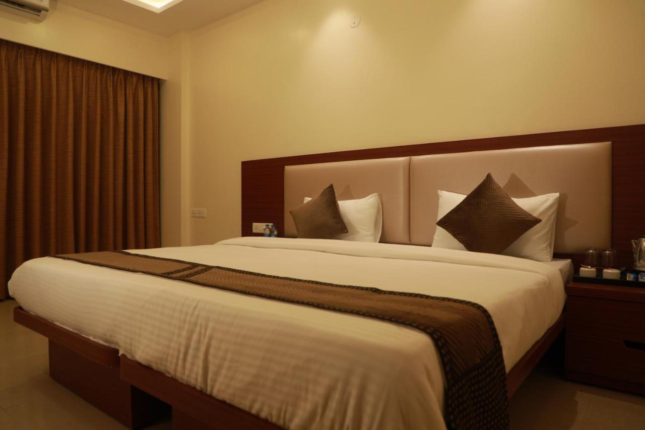 Serenity By Monarch, Baner Pune Méribel Village Екстериор снимка