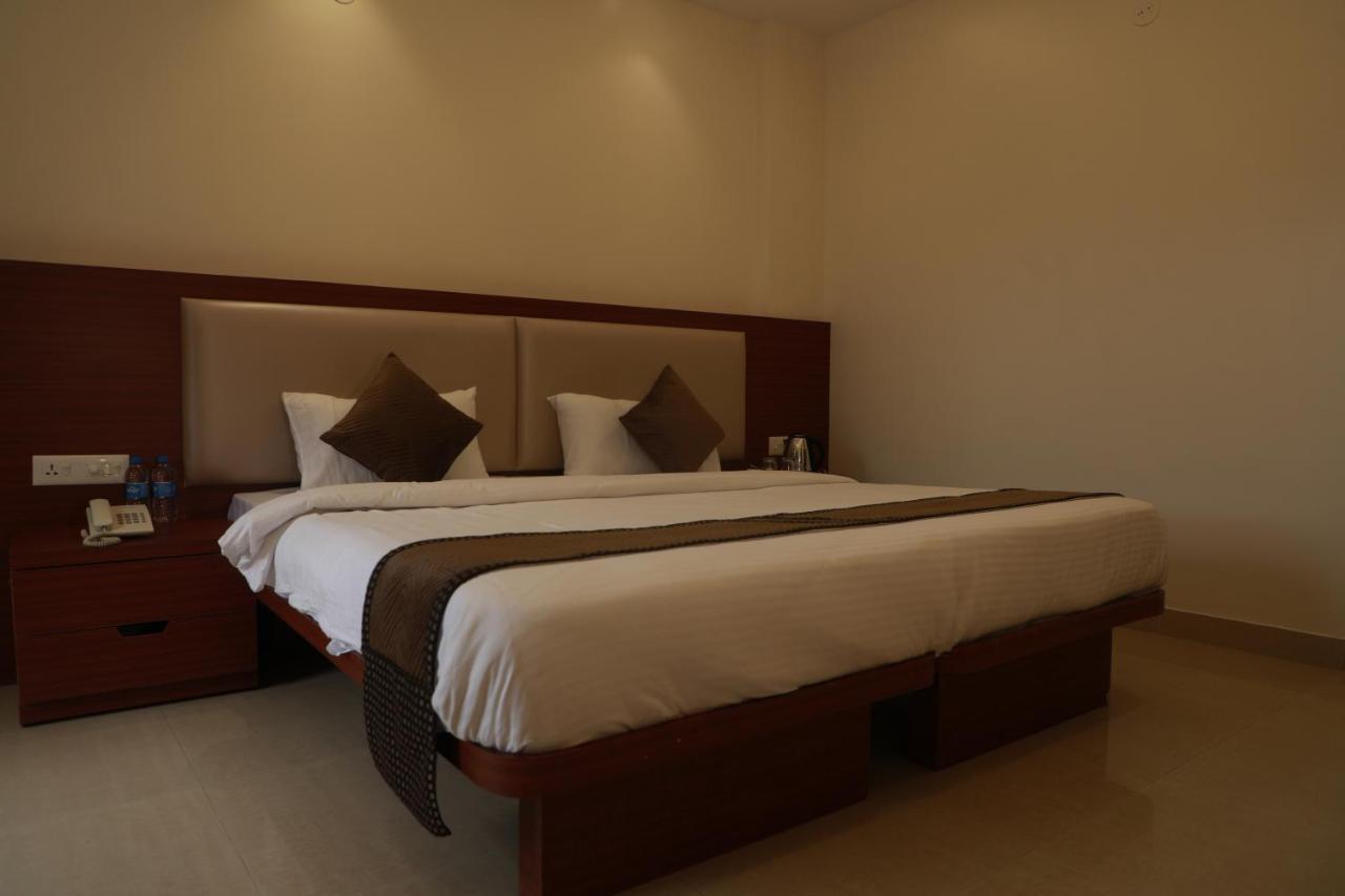 Serenity By Monarch, Baner Pune Méribel Village Екстериор снимка